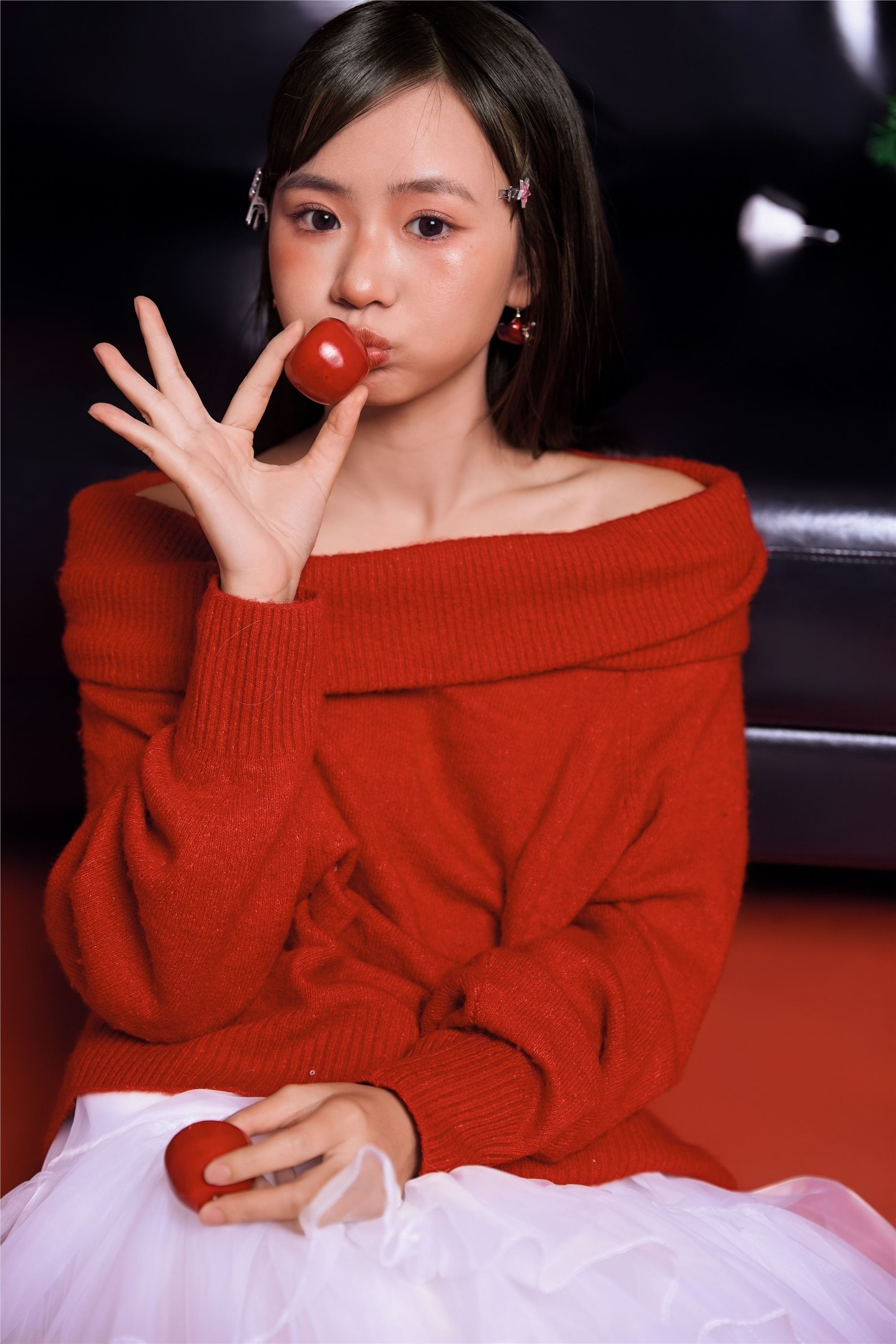 YITUYU艺图语 2025.02.01 红色圣诞 是三金呀